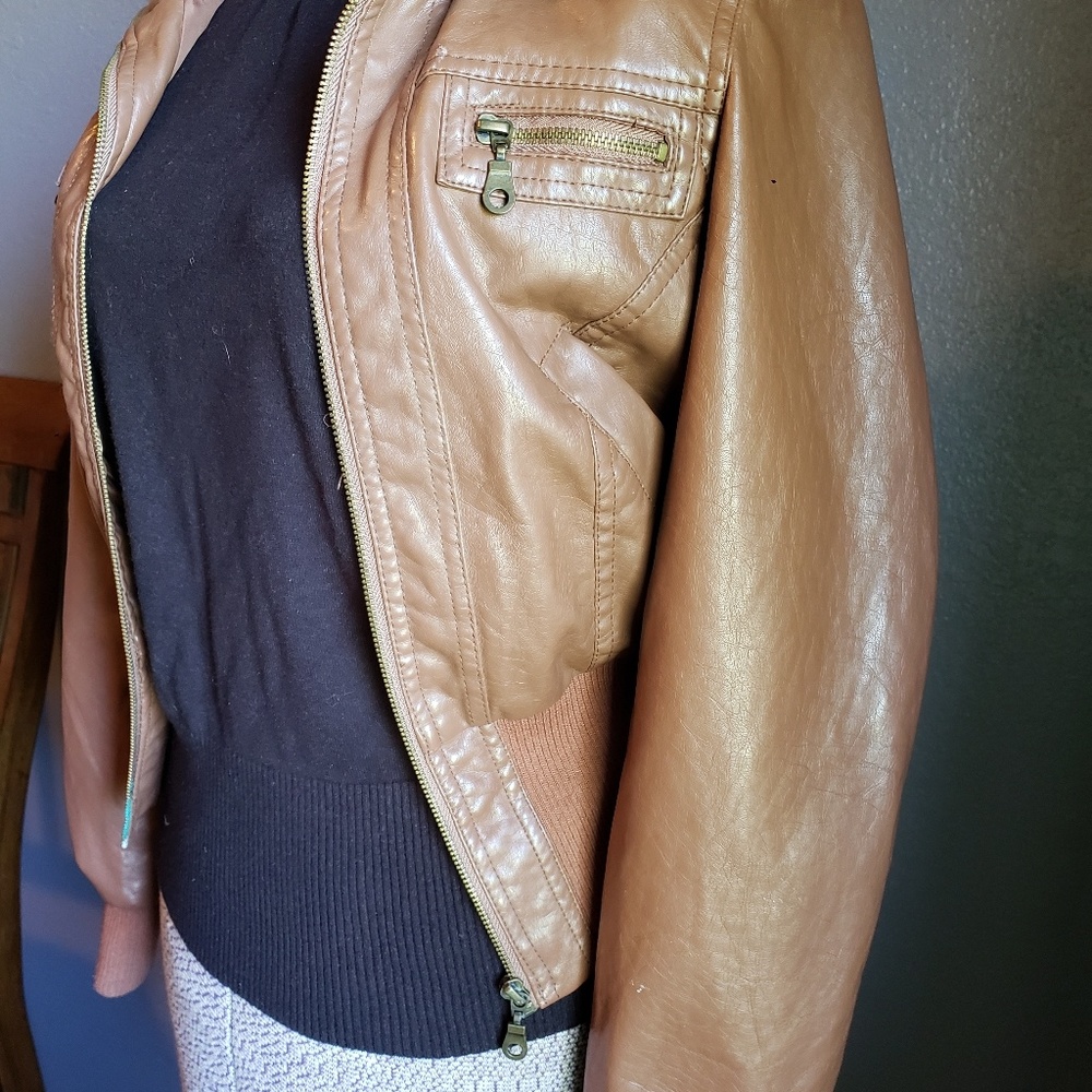 Vegan leather bomber jacket - Picture 3 of 8